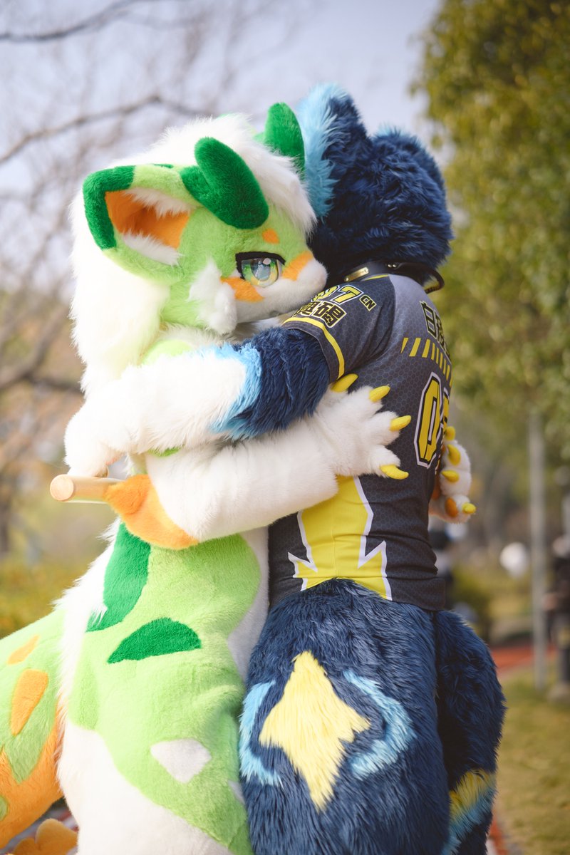 珍惜每一次的遇見
📷<a href="/LoseTriste/">忘忧翎Luyori</a>
#FursuitFriday