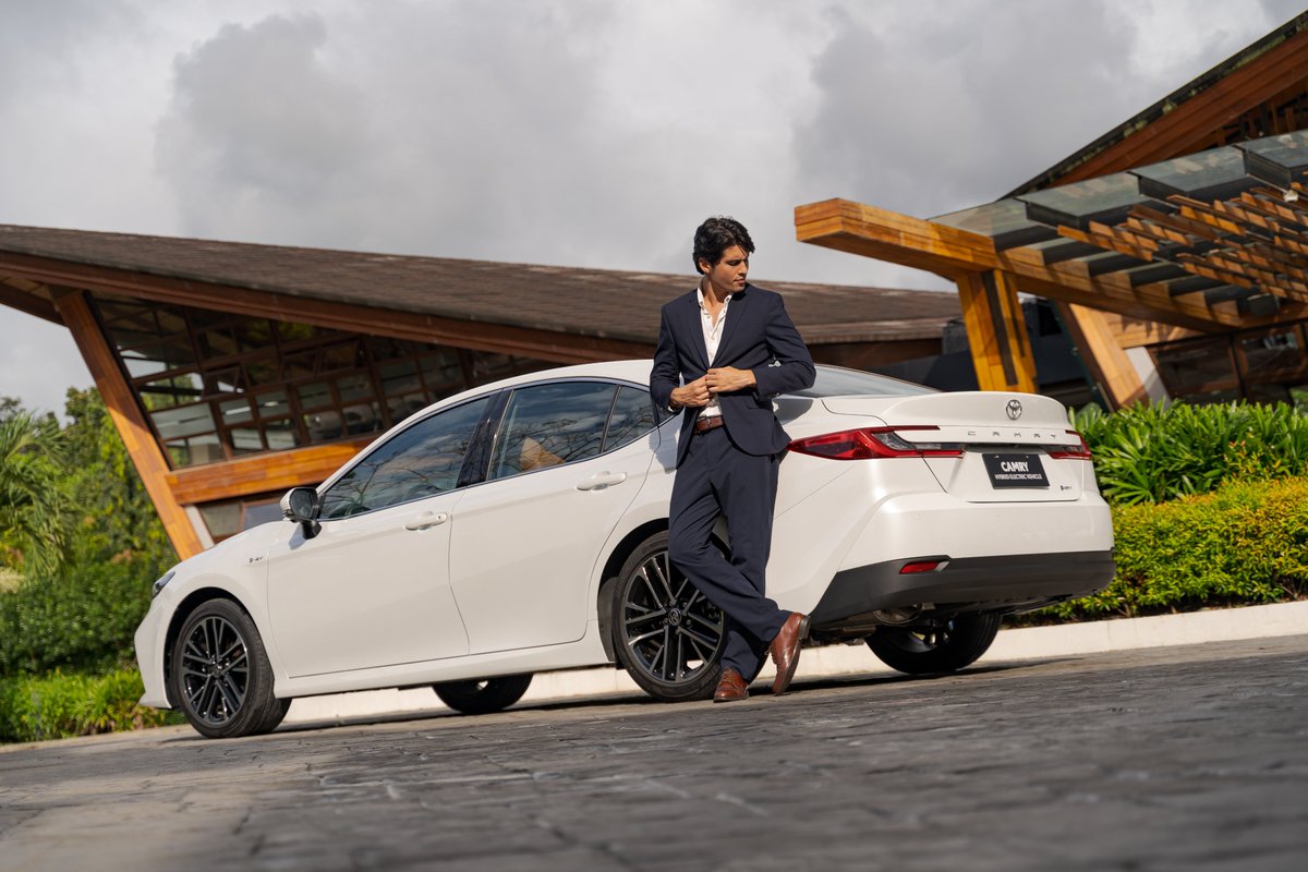 ToyotaMotorPH's tweet photo. A masterpiece of form and function with the Toyota Camry HEV. Visit your nearest Toyota dealership or https://t.co/WfUiaAT6qY for more info.
#MasterpieceInMotionย #MobilityForAllย #MoveYourWorld https://t.co/tCJztNnI4q