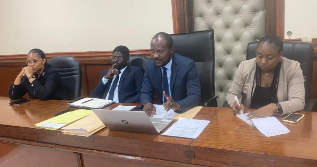 Gabon : les greffiers entrent en grève gabonclic.info/gabon-les-gref… Le Syndicat national des greffiers du Gabon (SYNAGREF) a tenu, ce jeudi 09 janvier 2025, plusieurs assemblées générales à travers les neuf provinces du pays.