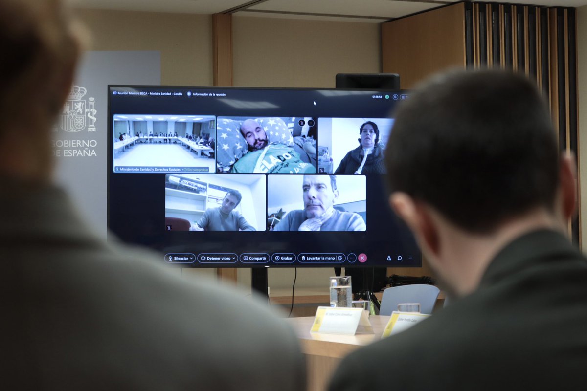 🔴 <a href="/Monica_Garcia_G/">Mónica García</a> y <a href="/pbustinduy/">Pablo Bustinduy</a> se han reunido con asociaciones de pacientes de ELA para avanzar en la implementación de la Ley ELA.

Además, este mes comienzan los trámites del Real Decreto que fijará criterios y enfermedades incluidas, mejorando la atención y calidad de vida.