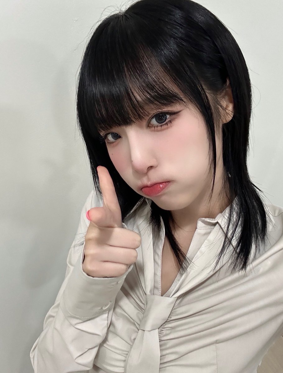 [📸YENA PIC] 25.01.10 #용감한형사들4 예나가 용감한 형사들을 만나면... 삐빅- F 100%입니다 🙆🏻‍♀ 몰입도도 100% 보여준 예나 덕분에 지구미들의...