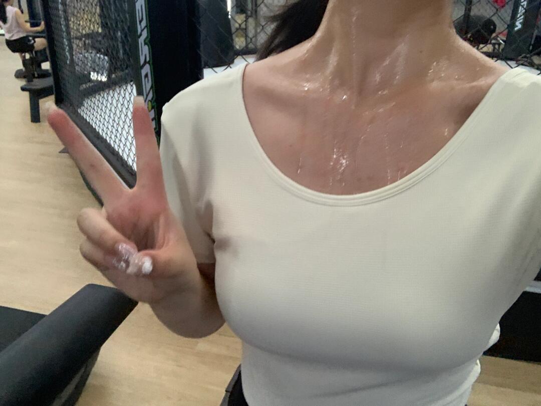 LIsaac7897's tweet photo. Good morning! Every day on the treadmill is my ultimate sweat session at the gym. LOL ππͺ#TreadmillLife #FitnessGear #GymFlow #WorkoutMode #FitnessJourney #HealthyLiving #RunItOut #SweatSession #WeightLossGoals #BodyGoals #CardioQueen #SmartFitness #TuesdayVibes #FloridaGirl πββοΈ https://t.co/5bvYo0WUbH