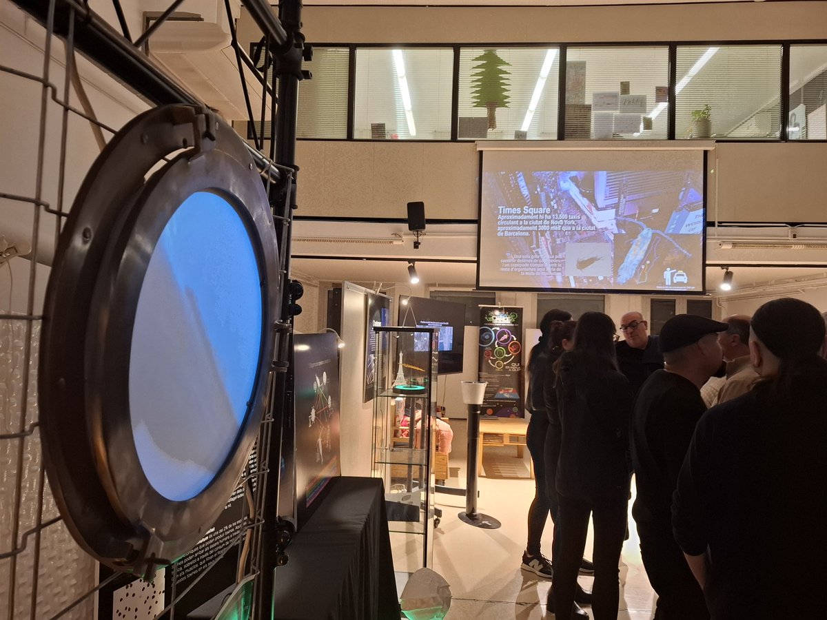 LCATMon's tweet image. Gràcies per acompanyar-nos ahir a l'inauguració de l'Exposició Interactiva "SeaSensations: Experimenta l'univers dels microorganismes marins amb tots els sentits"
al Centre Cívic #TrinitatVella
Organitza per @LCATMon amb la col·laboració de @ICMCSIC @FECYT_Ciencia…