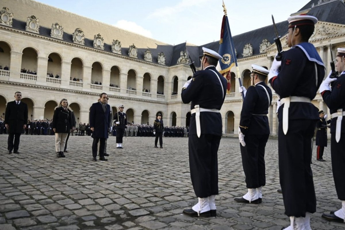 #NEWS 🏅| "Aucune réussite ne se construit sans la force d’un collectif". Mardi, notre founder &amp; CEO Cyrille Kabbara, a eu l'honneur de recevoir l'Ordre national du Mérite des mains du Ministre des Armées Sébastien Lecornu lors d'une cérémonie aux Invalides.