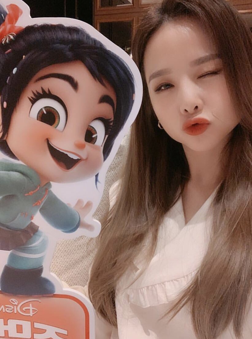 lin_ellyhj's tweet photo. 嗚哩隊長許率智生日快樂！！！
今天也開開心心地過吧
#exid #leggo #이엑스아이디 
#許率智 #solji #솔지
#happysoljiday
#HAPPYSOLJIDAY
#솔지야_생일축하해 https://t.co/1e2Cva7kBO