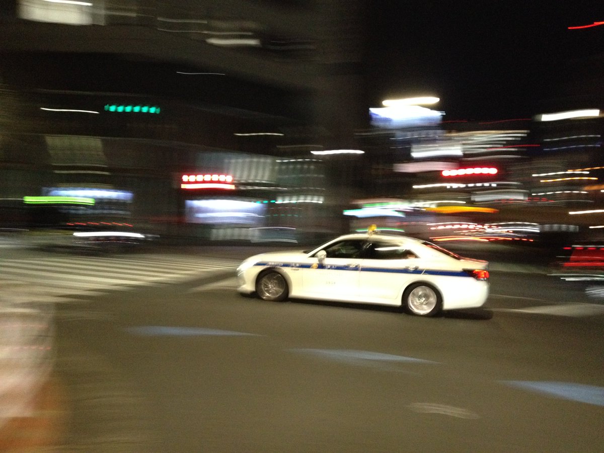 Denno_Market's tweet photo. 今日はiPhone 4Sの写真はエモくなるのか？を実験！
なんと、シャッター速度が遅くなるから流し撮りができてしまいます笑
よく考えるとストレージ内臓のカメラってLeica M11とかPixiiぐらいなもんなんで、カメラとして見たらかなりアリかも！？

#ファインダーの越しの私の世界 https://t.co/xv9QIxXbOw