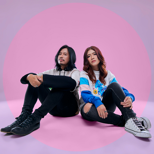 RewakoFm's tweet photo. PlayNow || @PIAFARHAN - karena aku berharga (NEW) di 100,4  @RewakoFm #REMPE #REwakoMusikPopulEr bareng Ipit. https://t.co/NayDVrSbCF