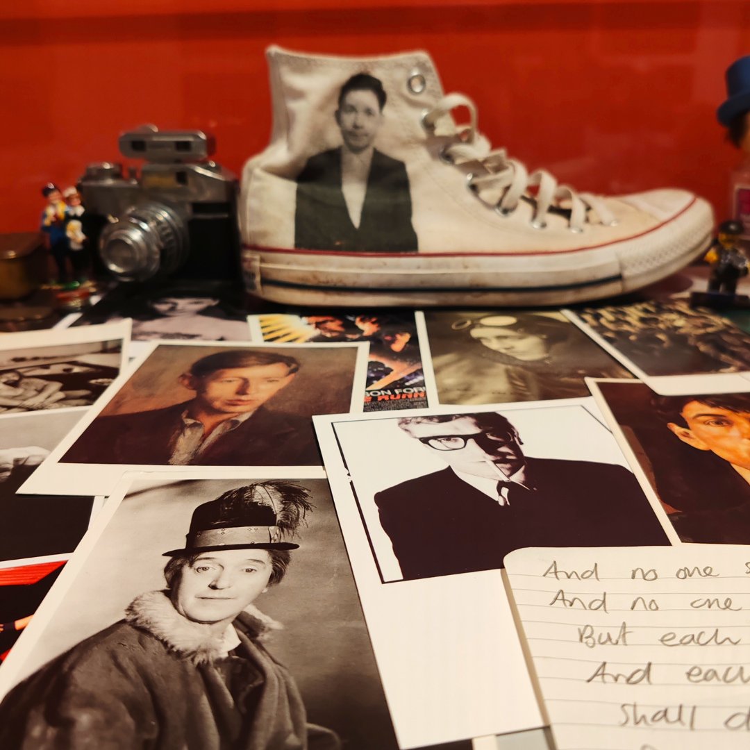 ShowtownBPL's tweet image. 🤩 📸 Andy Hollingworth Exhibition Tour📅 Saturday 8th February 11.00am-12noon! Don't miss your chance to have an exclusive tour of 'I photograph comedians' with Andy himself here at Showtown. Tickets available now: tinyurl.com/AndyH-Tour-Feb… #Showtown #Blackpool #Events