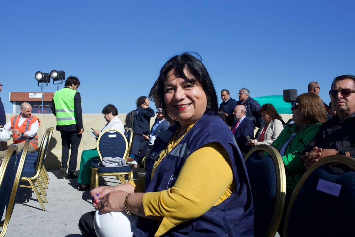 🚧Directora Nacional del SENCE, Romanina Morales, junto a autoridades locales y nacionales, acompañó al Presidente Gabriel Boric🤝en visita inspectiva al Puente Industrial que conecta Hualpén y San Pedro de la Paz. 🌉Obra clave para el desarrollo 🚀y conectividad de la Región🌎💪