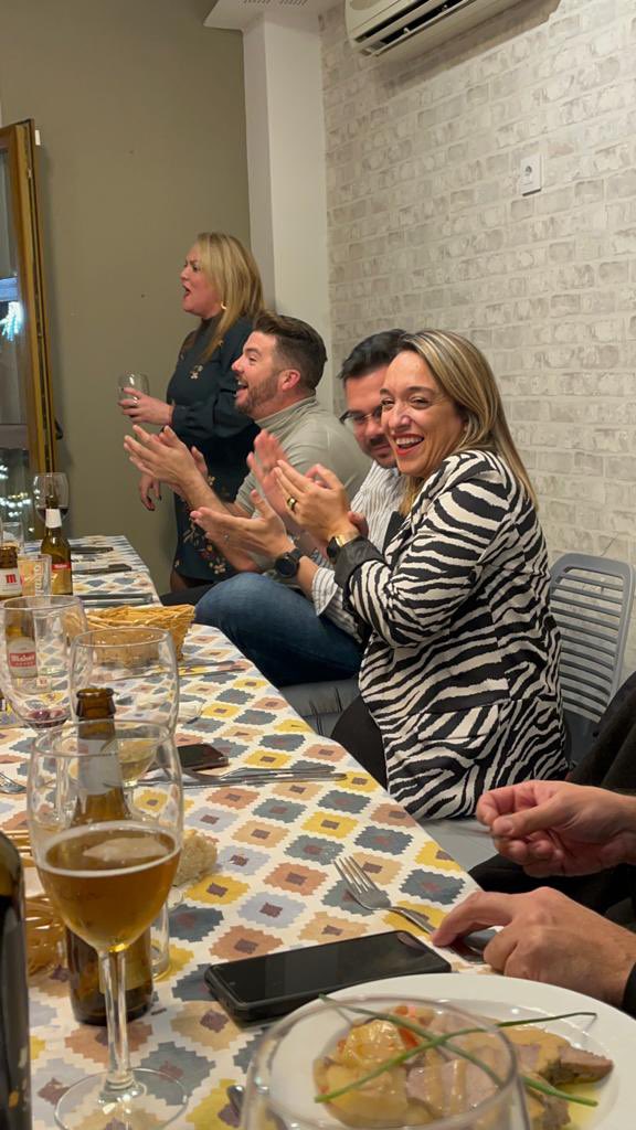 Amiga May estamos contigo y con tu comparsa. Qué suerte poder participar en Cádiz mañana, representando nuestro Carnaval y nuestra cantera. Estaremos apoyando a 'Mi Comparsón' con todo nuestro ánimo. Estamos convencidos que no sólo lo vais a disfrutar sino que lo haréis increíble