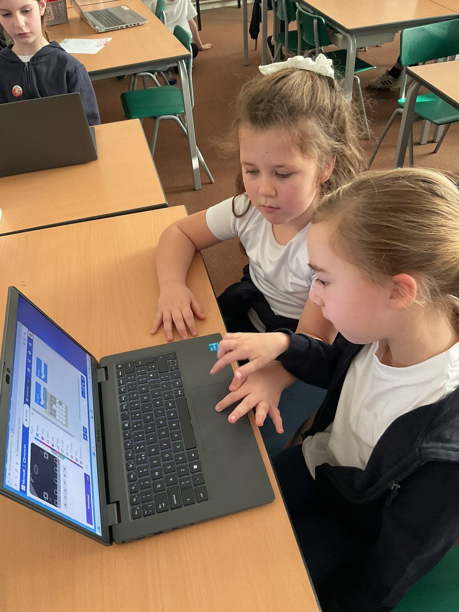 StanleyGrovePri's tweet photo. Class 3 have enjoyed exploring the microbit website and creating microbit simulations onscreen. #stgroveict #stgrovecomputing. https://t.co/Vi6NRkD1d1