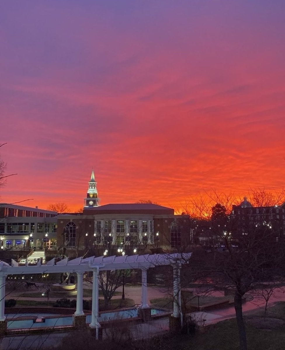 God’s magnificent creation showing off this morning on our extraordinary campus. 

#GoHPU