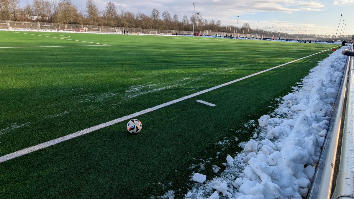 FarbenstadtPhil's tweet photo. Bayer Frauen Allez ⚫🔴💪🏻 #B04RSC #ForzaSVBFeminina https://t.co/8FOPvlpgln