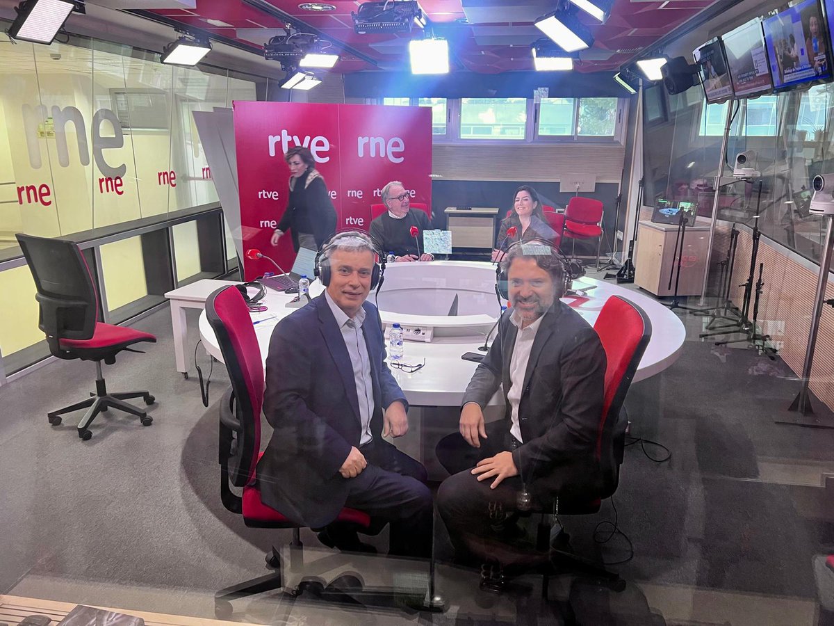Fundación Jiménez Díaz (@hospital_fjd) on Twitter photo Hoy, en Las Mañanas de <a href="/rne/">Radio Nacional</a>, <a href="/AngelBlancoR/">Angel Blanco Rubio</a>, director general de Sistemas y Transformación Digital de <a href="/quironsalud/">quirónsalud</a>, y el Dr.<a href="/Javi_Arcos_/">Javier Arcos</a>, gerente de nuestro centro, han hablado de Salud Digital e #IA aplicada a la atención sanitaria Hoy, en Las Mañanas de <a href="/rne/">Radio Nacional</a>, <a href="/AngelBlancoR/">Angel Blanco Rubio</a>, director general de Sistemas y Transformación Digital de <a href="/quironsalud/">quirónsalud</a>, y el Dr.<a href="/Javi_Arcos_/">Javier Arcos</a>, gerente de nuestro centro, han hablado de Salud Digital e #IA aplicada a la atención sanitaria