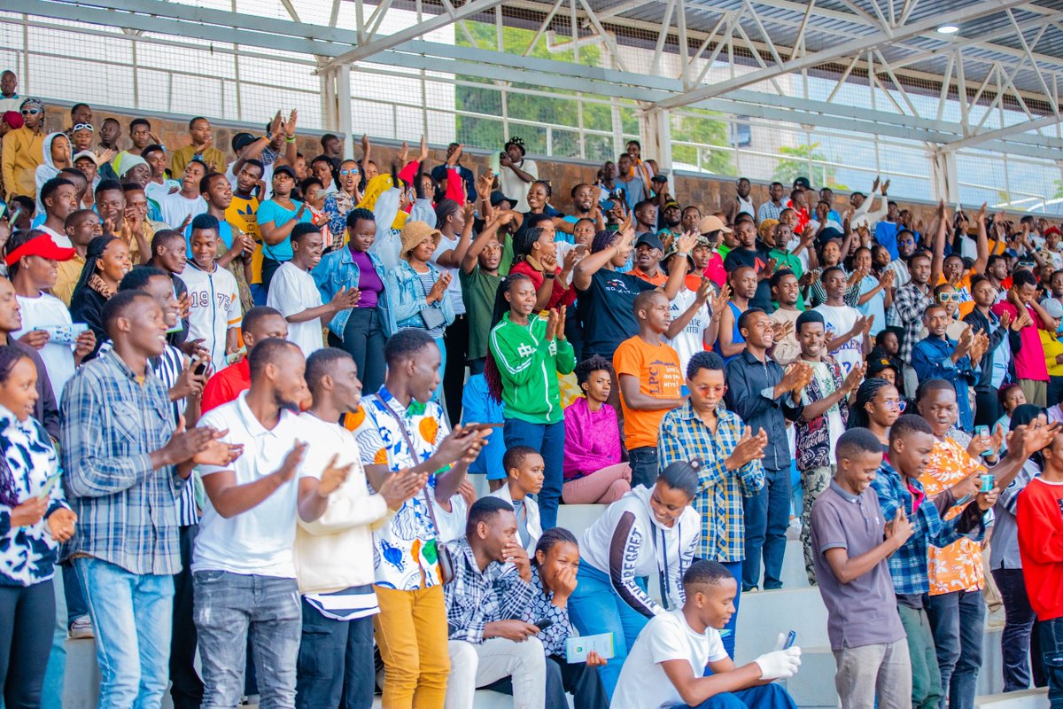 CityofKigali's tweet photo. Happening now!

Thousands of young people are gathered at Kigali Pelé Stadium for the Kigali Youth Festival 2025.

What’s in store?
1️⃣ Inspiring stories from young entrepreneurs
2️⃣ Talks on heroism and patriotism
3️⃣ Remarks from leaders
4️⃣ Epic performances by Kevin Kade, France Mpundu, and Indatirwabahizi 🎶

#KigaliYouthFestival2025
#KigaliYacu