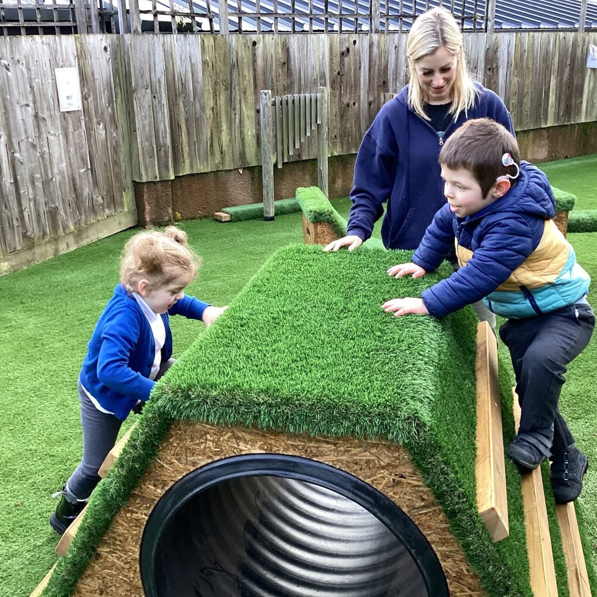 Get HandsOn tweet media