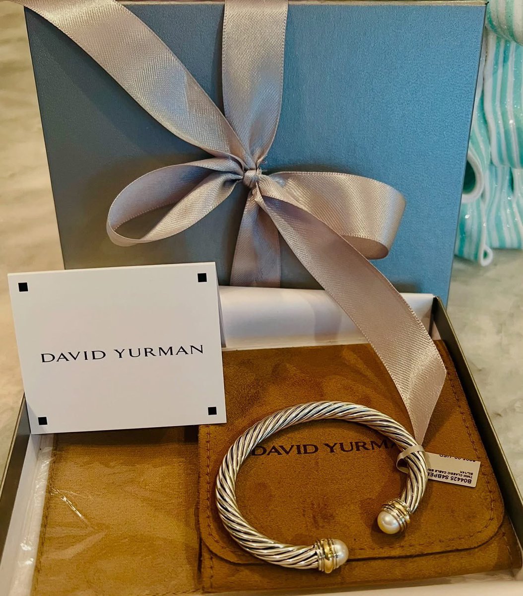GuildHgp's tweet image. Raffle for A David Yurman Classic 7mm (1/4 inch) cable bracelet in sterling silver with 14 K yellow gold and pearl detailing on the open tips. 

holyghostprep.org/community/pare…