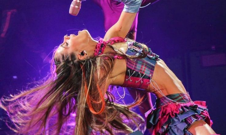 Barbaritta1_'s tweet image. Le pregunté a las cartas sobre cómo será el festival de Tini :
estas cartas indican:
- Éxito y reconocimiento en la carrera de la cantante.
- Un evento o concierto muy exitoso y celebrado.
- Una conexión profunda con el público y la industria.
- Un momento de gran creatividad