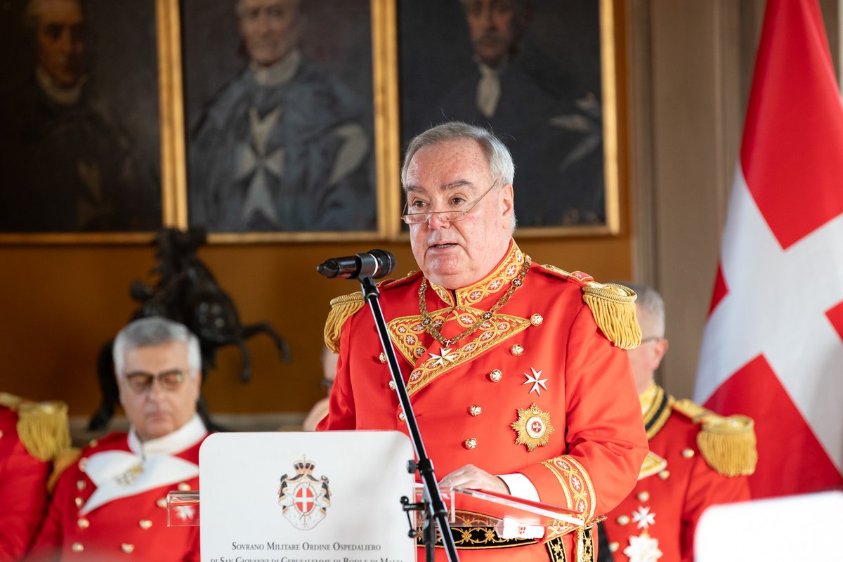 In his New Year address to the Diplomatic Corps, Grand Master Fra' John Dunlap reaffirmed the #OrderofMalta's unwavering commitment to the defense of human dignity. He emphasized the importance of multilateral cooperation in addressing global challenges. orderofmalta.int/news/address-g…