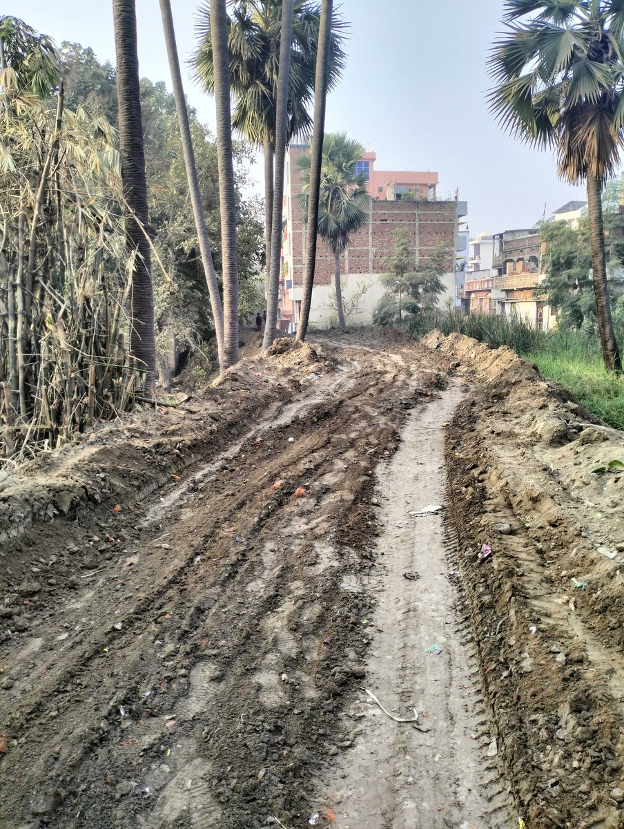 iashishgoyal16's tweet image. Sir, Sab ke sab nikkame adhikari aur neta isi district mein aa gaye hai . Kisi ko Development se kuch lena dena nahi hai. SAB Ghuskhor hai. Etwari Bazar Nala Road ka kaam ruk gaya . Waise bhi wo naam ka hi start hua tha. No progress at all. @dmnalanda
@deepakmishraIAS @UDHDBIHAR