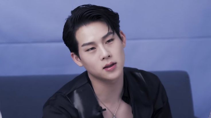 Jooheon is back home 💛 tweet media