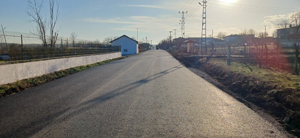 ozelidareedirne's tweet photo. 📍Merkez

Merkez Küçükdöllük köyü 1️⃣ km sıcak asfalt çalışmamız tamamlanmıştır.

İlçemize, köyümüze, vatandaşlarımıza hayırlı uğurlu olsun.⤵️📸

@edirne_valiligi 
@Yunus_Sezer_ https://t.co/3TETipFNhX
