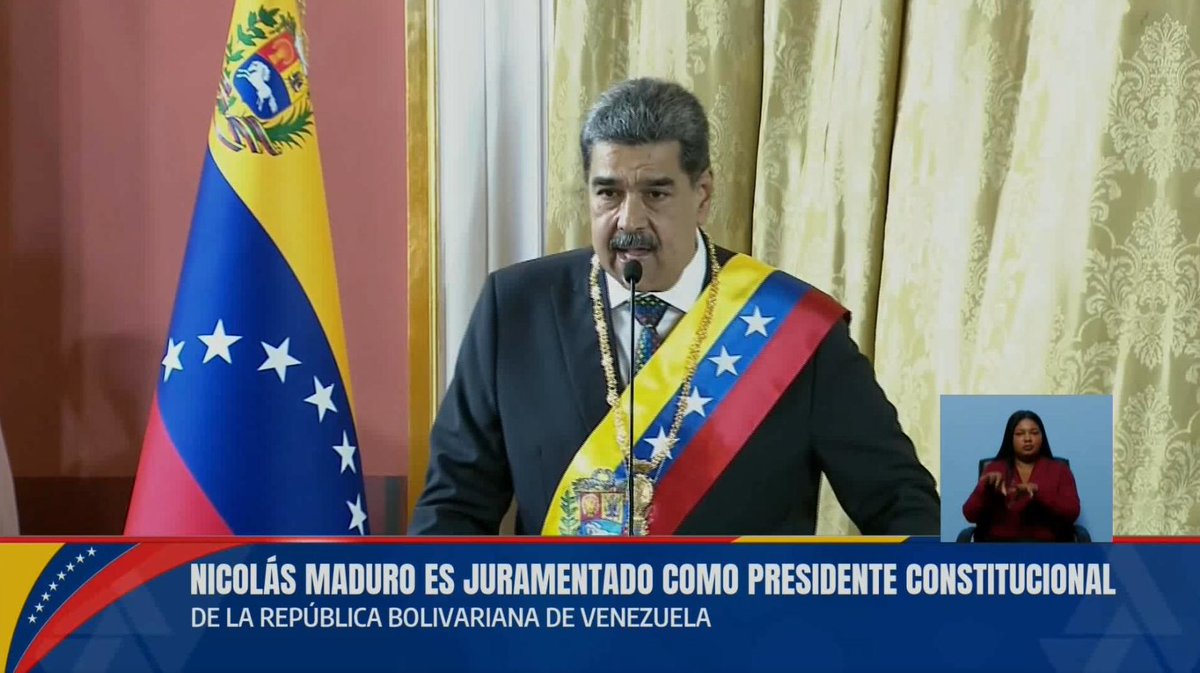 lubrio's tweet photo. "A mí no me ha colocado como Presidente el gobierno de los Estados Unidos ni los gobiernos proimperialistas de la derecha latinoamericana. A mí no me ha colocado la oligarquía de los apellidos. ¡Vengo del pueblo, soy del pueblo, y mi poder emana de la Historia y del pueblo, y al pueblo me debo en vida completa, en cuerpo y en alma! El poder que represento y llevo le pertenece a un pueblo, y al pueblo me debo", dice Maduro en su discurso tras juramentarse.