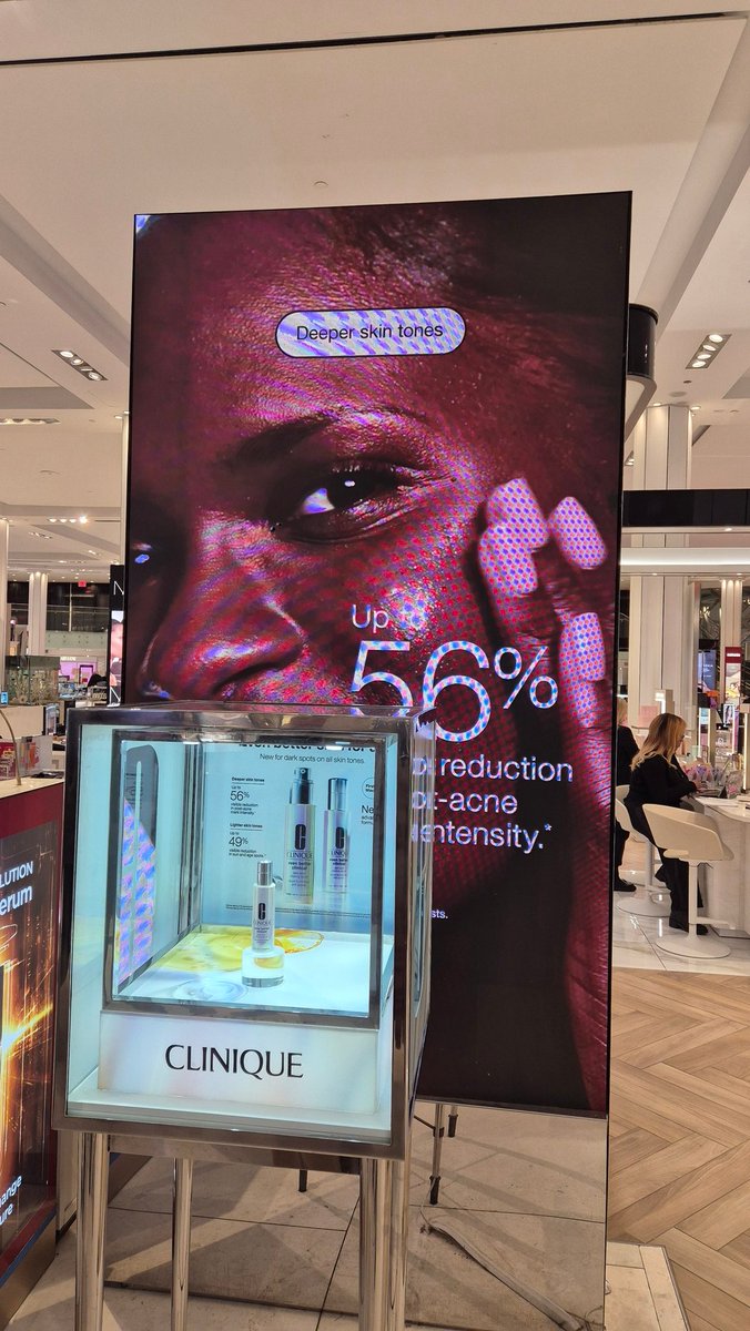 Always start with #UX in mind.
Bad UX seen at <a href="/Macys/">Macy's</a> during a #retailmedia stores tour with <a href="/zitcha_retail/">zitcha</a> during #NRF2025