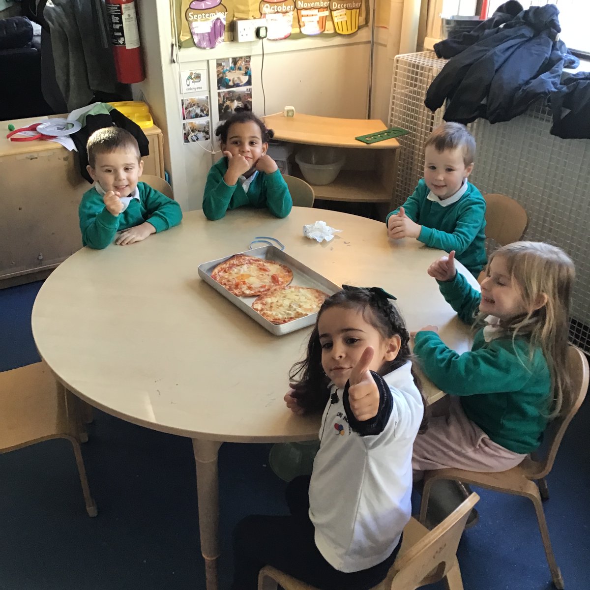 StAndrewsNCML6's tweet photo. What a lovely morning we had making our pizzas. Lots of grating, cutting and spreading. Once they were ready we had them for afternoon snack. 😀🍕 https://t.co/0nyq4eg6Di