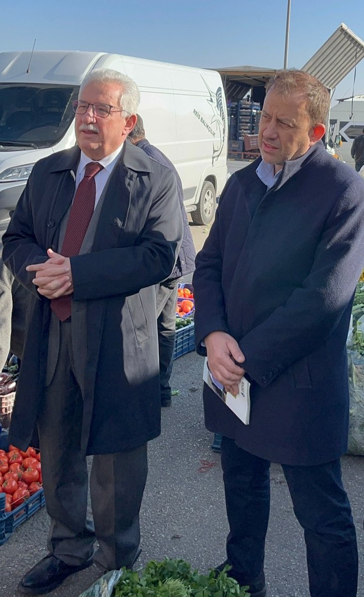 Değerli hemşerim, değerli ağabeyim Celal Mümtaz Akıncı <a href="/CelalMumtaz/">Celal Mümtaz Akıncı</a> beyin Yeniyol grubu Genel Başkanlıgına seçilmiş olduğunu ögrendim. Kendisini tebrik ediyorum. Ve başarılar diliyorum.