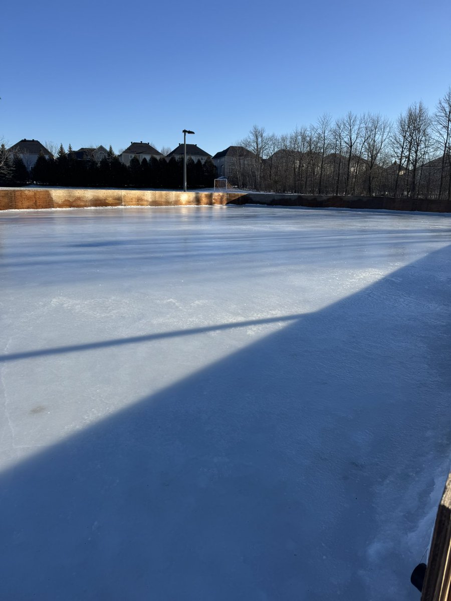 Fresh Friday morning flood for some Friday night lights. Enjoy this perfect ice surface for the weekend Stonebridgians!!! 

We are looking to add a puddle rink but need approval from <a href="/ottawacity/">City of Ottawa</a> - please reach out to <a href="/DavidHillWard3/">David Hill</a> so he hears us.