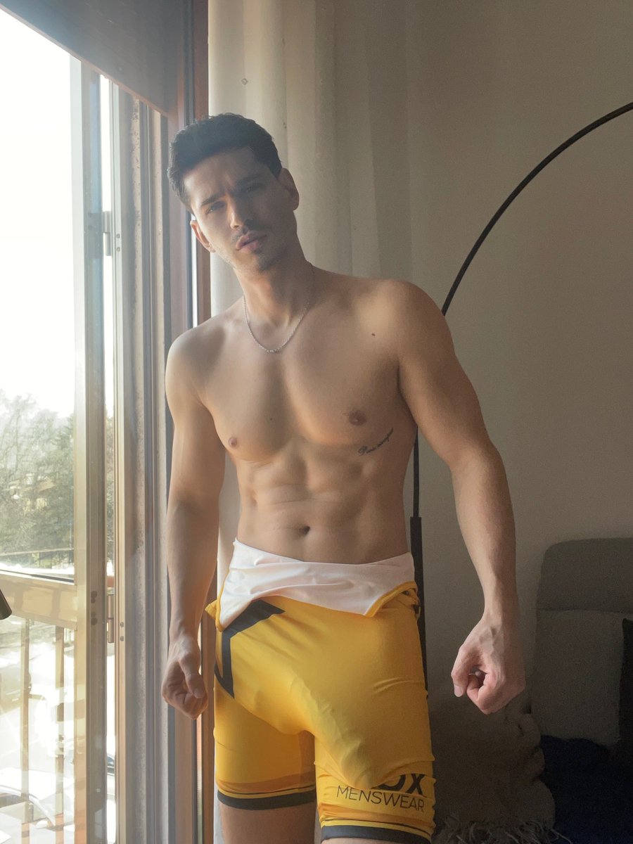 Say “yes” if you would wrestle with me💪🏽
onlyfans.com/marcrose/c39