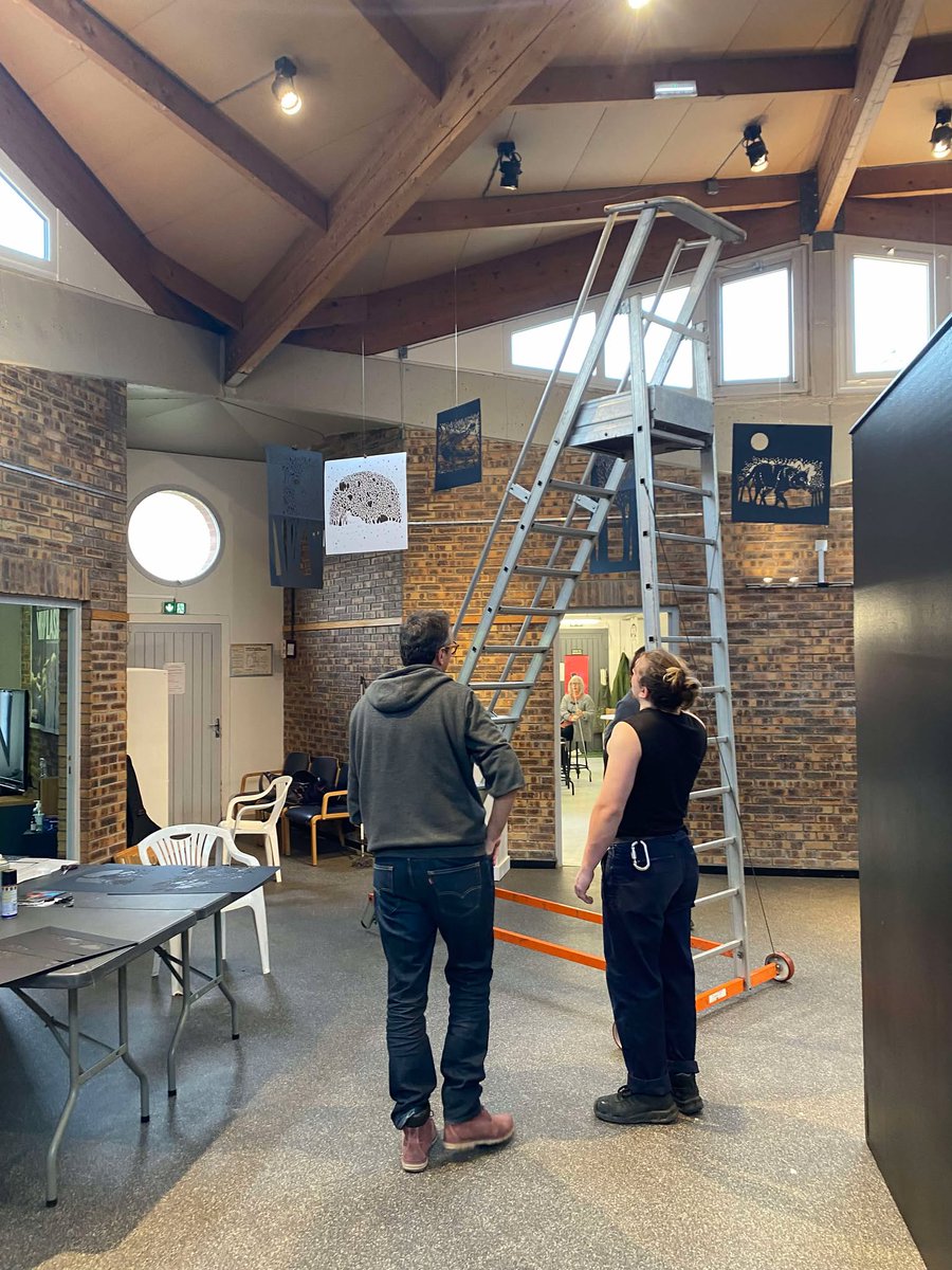 Montage d'exposition ⏳​
L'exposition « Panorama, de l’ombre à la lumière » d’Antoine Guilloppé est en cours de montage à la Maison des Enfants ! ✨
Encore un peu de patience, vous pourrez la découvrir dès ce lundi 13 janvier et ce jusqu'au 13 mars...