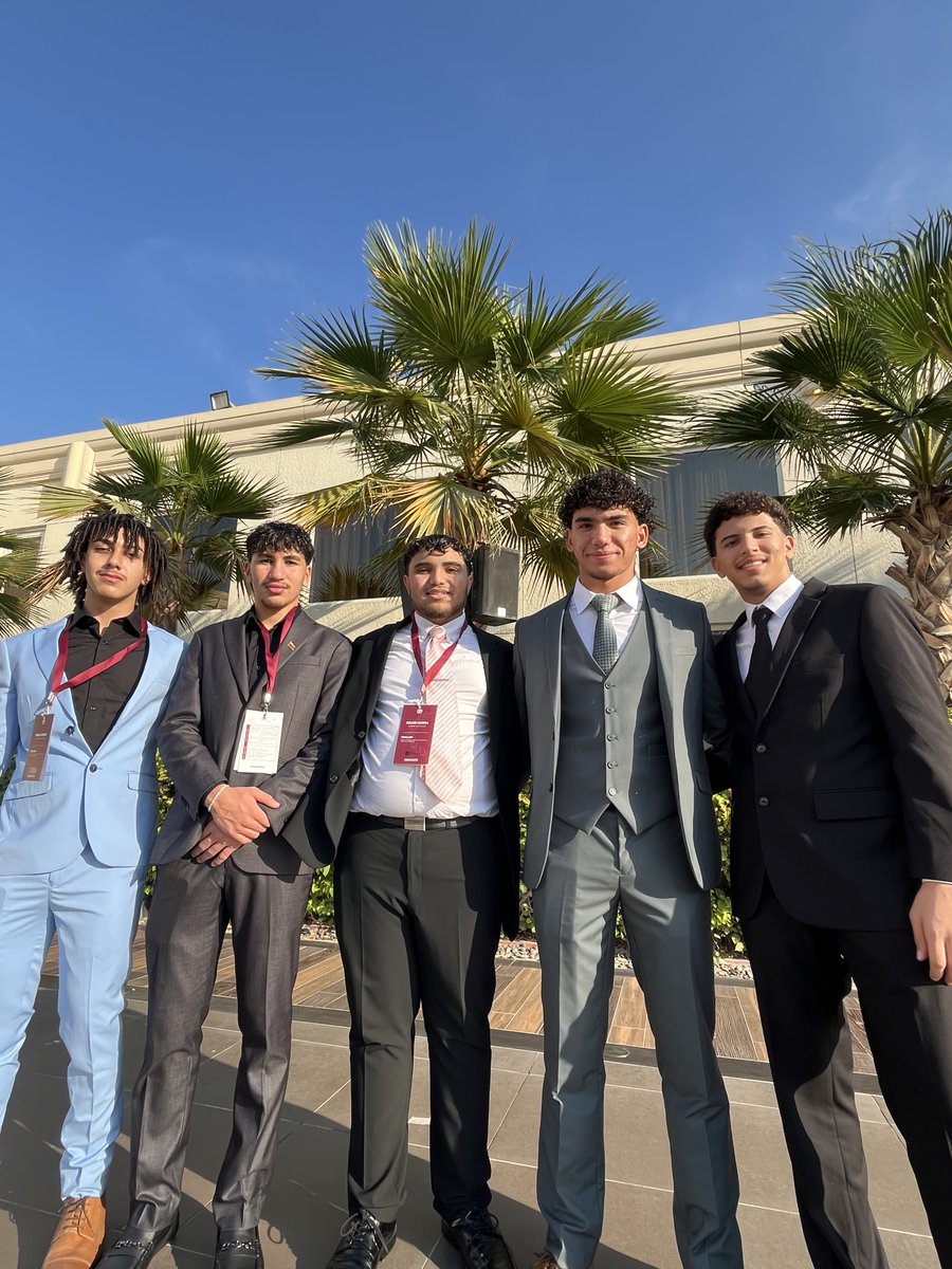 BayonneBOE's tweet photo. Hello from the Burj Khalifa in Dubai, the worldβs tallest building! Wish our @BayonneHigh Model UN Team luck on day one of the Harvard Model United Nations conference. Thank you to all of our sponsors and benefactors who made this possible! #HMUN #BeeExcellent ππ #GoBees https://t.co/MBmxvD9yEh