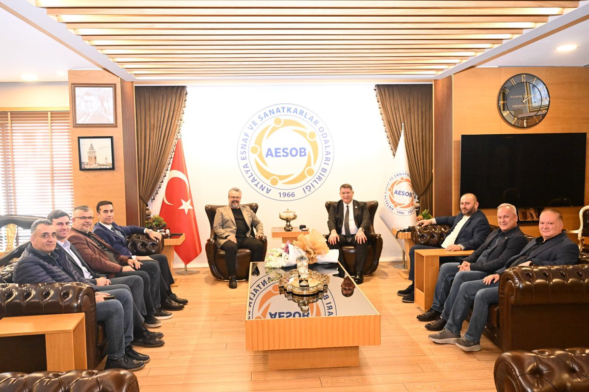 Mehmet Bayrak (@mehmetbayrak07) on Twitter photo Kepez Kent Konseyi Yönetim Kurulu Olarak ; Kent Konseyi Başkanımız <a href="/alibuldu07/">Ali Buldu 🇹🇷</a> öncülüğünde Antalya Esnaf Ve Sanatkarlar Odaları Birliği Başkanımız <a href="/adlihandere/">Adlıhan DERE</a> ‘yi ziyaret ettik.
Antalya’mızın parlayan yıldızı Kepez’imizi konuştuk.
#KepezİçinOmuzOmuza Kepez Kent Konseyi Yönetim Kurulu Olarak ; Kent Konseyi Başkanımız <a href="/alibuldu07/">Ali Buldu 🇹🇷</a> öncülüğünde Antalya Esnaf Ve Sanatkarlar Odaları Birliği Başkanımız <a href="/adlihandere/">Adlıhan DERE</a> ‘yi ziyaret ettik.
Antalya’mızın parlayan yıldızı Kepez’imizi konuştuk.
#KepezİçinOmuzOmuza
