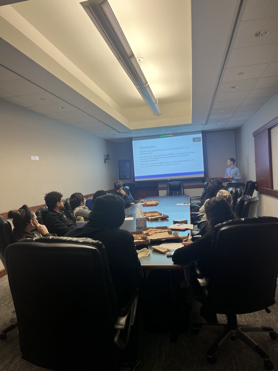 BCM_SOAR's tweet image. It was fantastic to see such engaging discussions between presenters—Carter Burns (MS1), Jessica Ehondor (MS2), and Kristina Valdez (MS3)— and our reviewers, including faculty, senior MD/PhD students, and residents. These connections are what drive our research community forward.