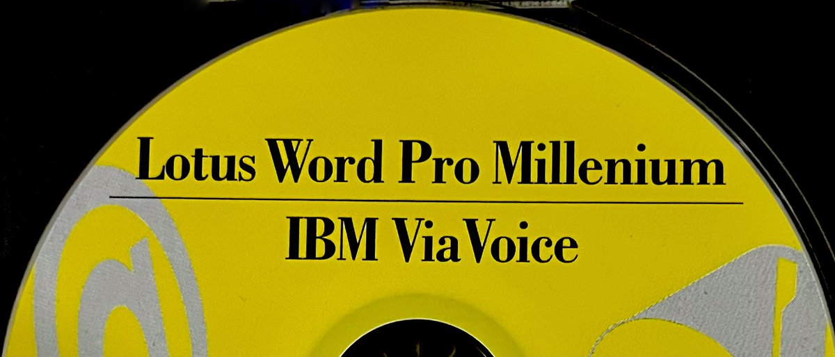 elcodicenegro's tweet image. Esta joya es una maravilla, aunque no lleve “inteligencia artificial”, es el último de su especie: Lotus Smartsuite Millenium. En este caso el procesador de textos Word Pro con Via Voice para dictado 
#ibm #lotus #smartsuite #wordpro