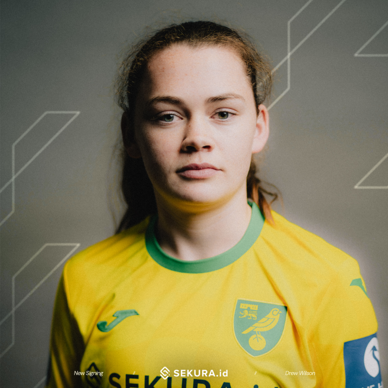 NorwichCityWFC's tweet photo. 🆕 𝐒𝐈𝐆𝐍𝐈𝐍𝐆 🚨

We are delighted to announce the signing of midfielder Drew Wilson, who has graduated from @NorwichCityCSF's Player Pathway 🤝

Welcome, Drew!
