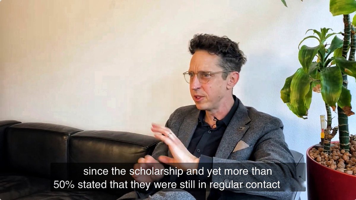 The Swiss FCS (@swiss_fcs) on Twitter photo „A remarkable and surprising result is that over 50% of all former scholarship holders are still in contact with their academic supervisors 20 years after the scholarship ended“, David Weibel.
#ESKAS <a href="/SBFI_CH/">SBFI SEFRI SERI</a>
Part 2/4 of the interview w/ D. Weibel:
youtu.be/boeBMMDJb8c?si… „A remarkable and surprising result is that over 50% of all former scholarship holders are still in contact with their academic supervisors 20 years after the scholarship ended“, David Weibel.
#ESKAS <a href="/SBFI_CH/">SBFI SEFRI SERI</a>
Part 2/4 of the interview w/ D. Weibel:
youtu.be/boeBMMDJb8c?si…