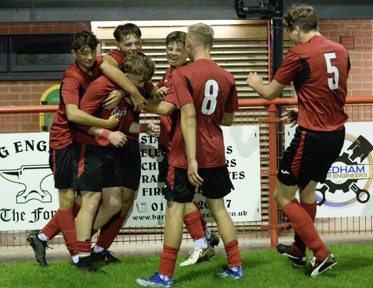 needhammktfc's tweet image. COME SUPPORT THE RESERVES TOMORROW 🔴⚽️

📆   Saturday 11th Of January 2025

🆚   Harwich &amp;amp; Parkeston 

🏟   Ruby Homes Arena Bloomfields, IP6 8DA 

⏱   3pm

🏆   Thurlow Nunn Division One North

#NeedhamMarketFC