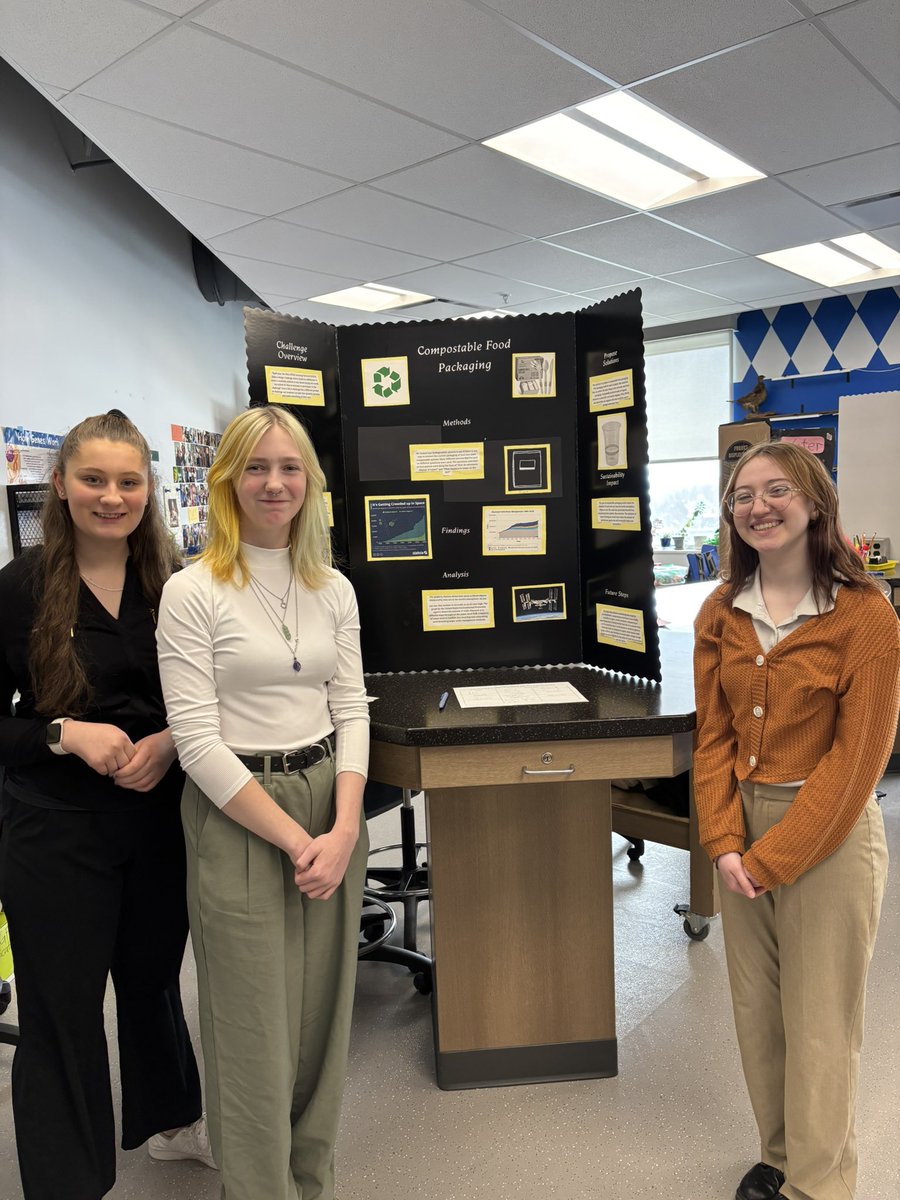 MrRininger's tweet image. 9th graders are showcasing their final OSLN space projects! 🚀 Their innovative ideas and problem-solving skills are out of this world. Great work! #osln @OSLN #STEMeducation #SpaceExploration #ourbmsa