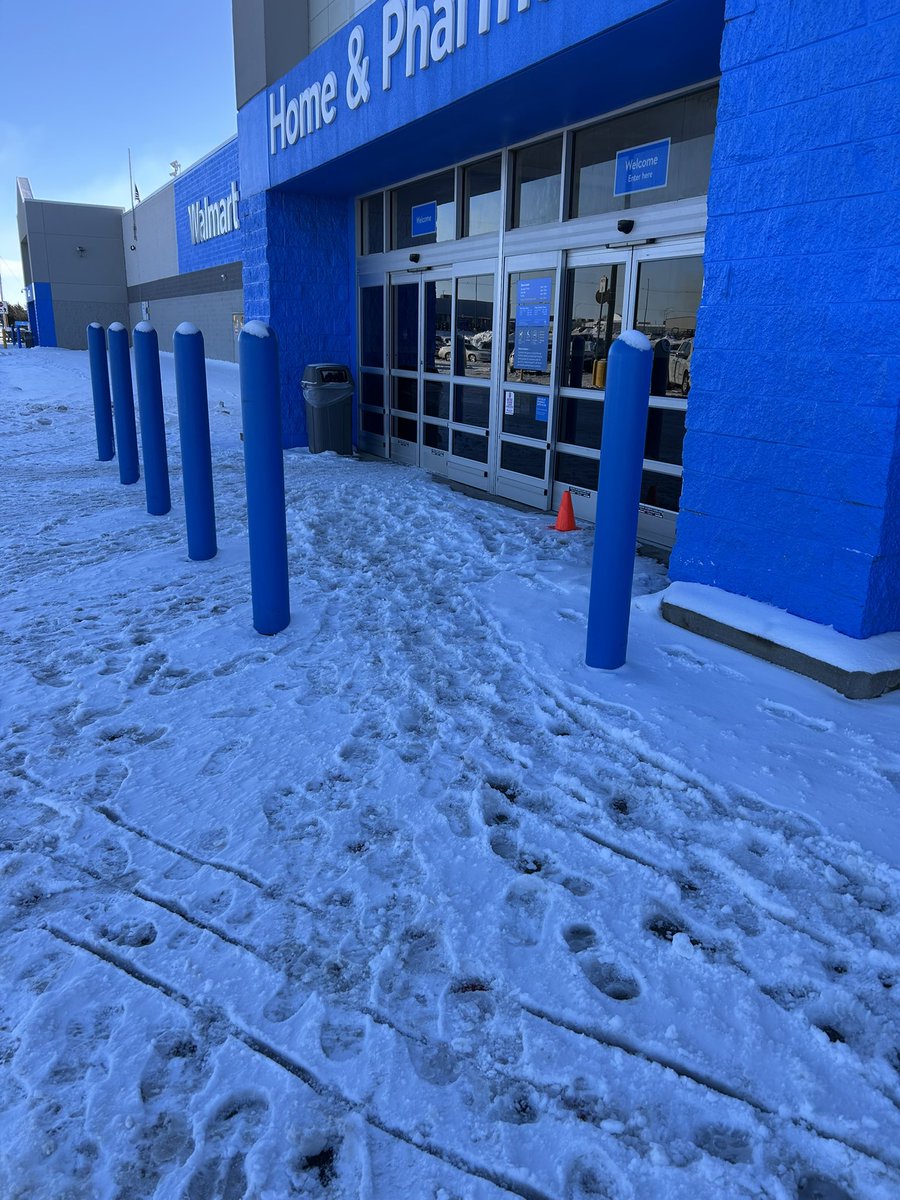 wiens_greg's tweet photo. At Walmart we sell snow shovels
We don’t use them. 🤡 https://t.co/Ae5gtW3ZiP