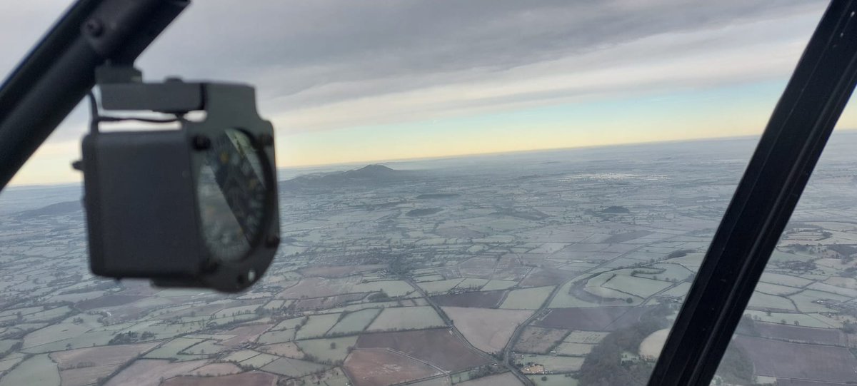 Well, it may not be autumn, but it's definitely misty with a sense of mellowness, absolutely mystical flying weather!  #R22 #FlyingFriday #HappyNewYear2025
