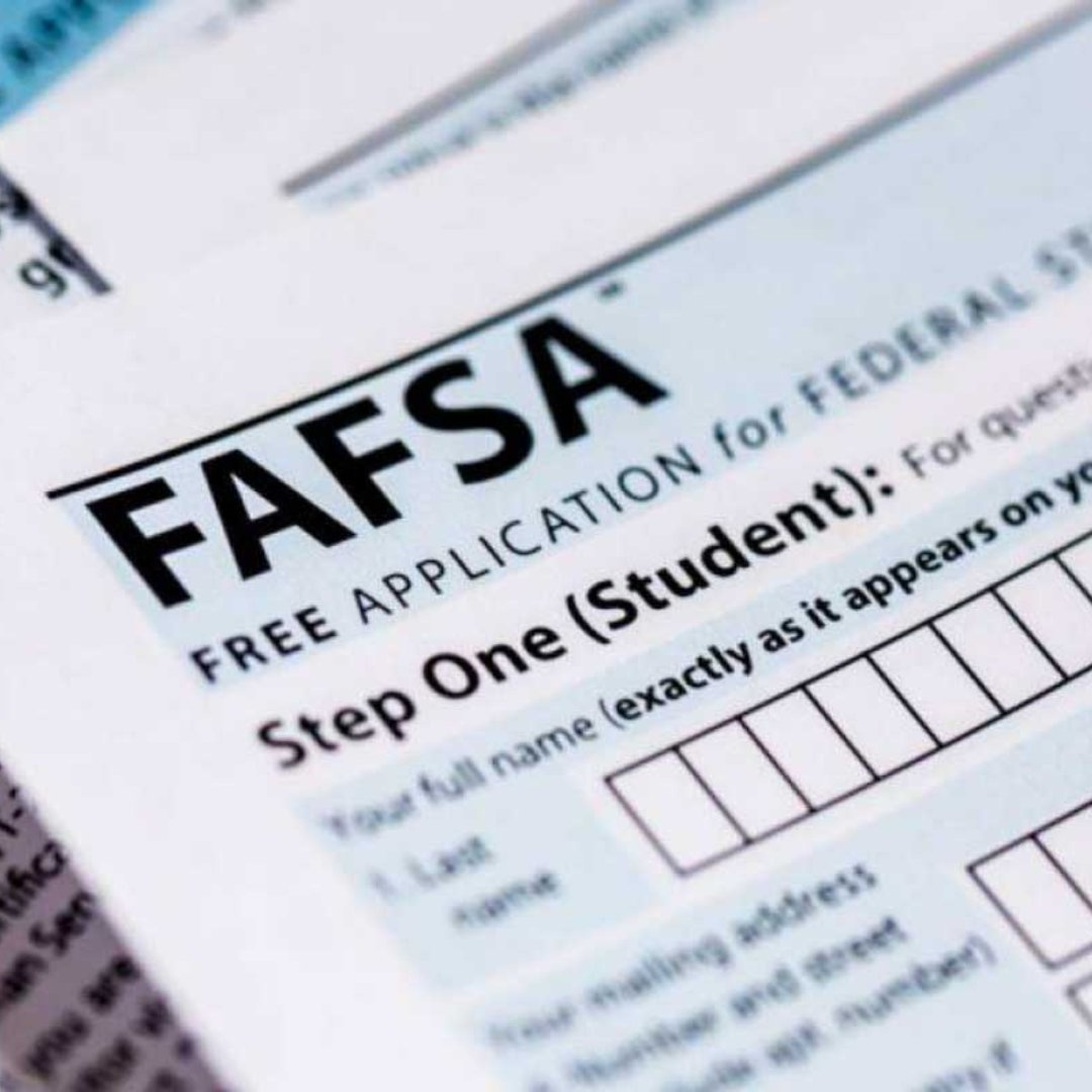 New Multilingual #FAFSA Guides: <a href="/usedgov/">U.S. Department of Education</a> has released guides in Cantonese, Mandarin, Tagalog, Vietnamese, French, &amp; Korean, with more to come. Interpretive services are also available to help non-English speaking students &amp; families navigate the process.  studentaid.gov/apply-for-aid/…