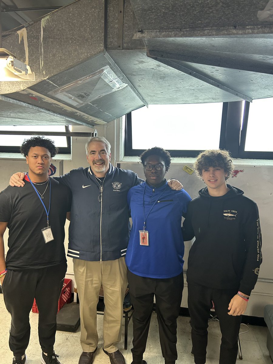 Thank you <a href="/devine_sean/">Sean Devine</a> from <a href="/NovaFootball/">Villanova Football</a> for coming and speaking with me and my peers.