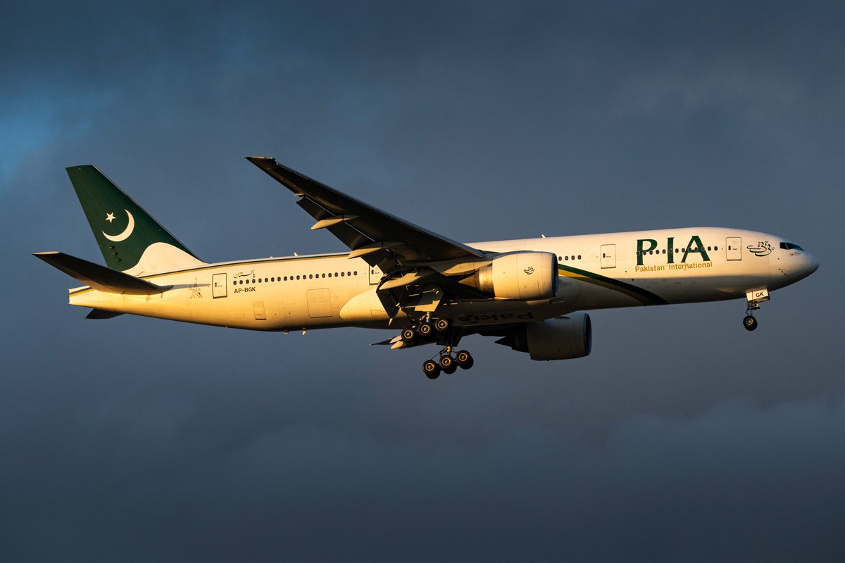 benjamin_video's tweet image. 🇵🇰 Pakistan Airlines revient à CDG !
La compagnie avait arrêté sa desserte de CDG depuis Islamabad après la révocation de son autorisation de vol par l’EASA en mai 2020.
Désormais, la compagnie opère en 777-200 les vendredis et dimanche ✈️