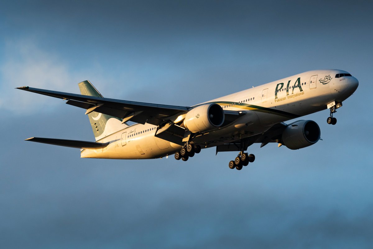 benjamin_video's tweet image. 🇵🇰 Pakistan Airlines revient à CDG !
La compagnie avait arrêté sa desserte de CDG depuis Islamabad après la révocation de son autorisation de vol par l’EASA en mai 2020.
Désormais, la compagnie opère en 777-200 les vendredis et dimanche ✈️