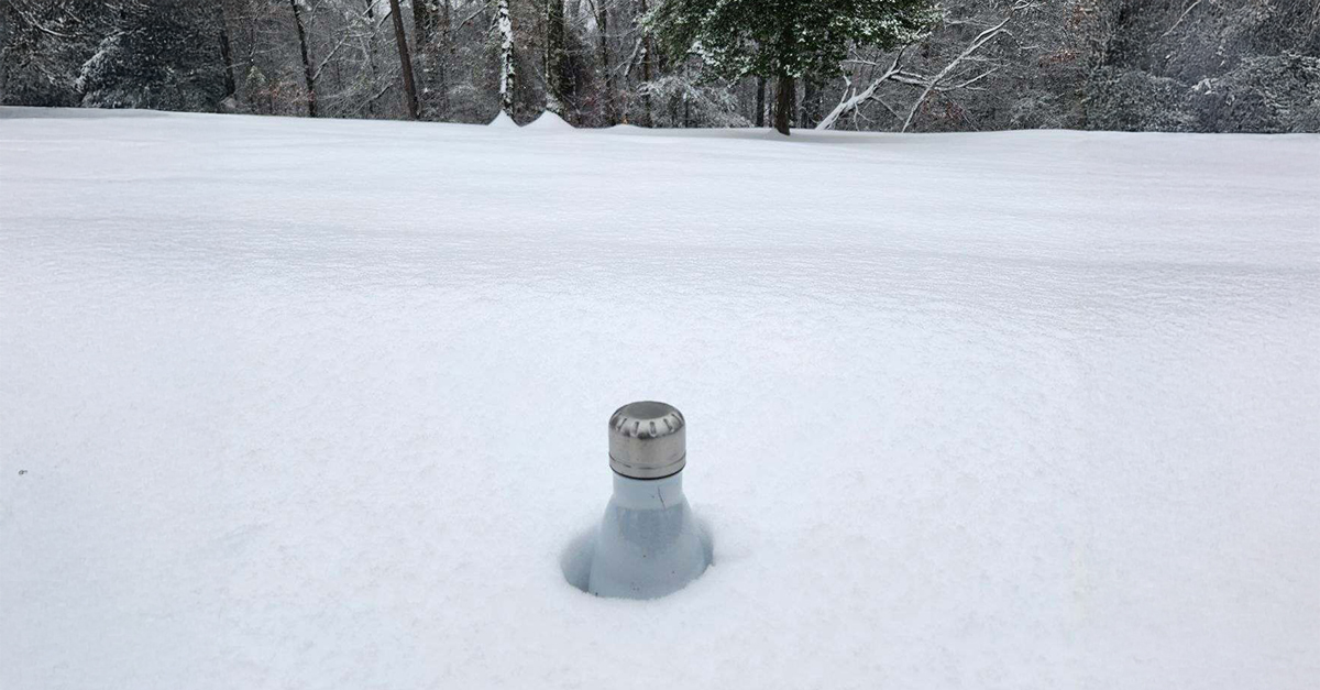 FederalMetal's tweet photo. FM water bottle is struggling to keep up with nearly a foot of #snow that fell across Arkansas overnight! https://t.co/UWAB2Wkb8e