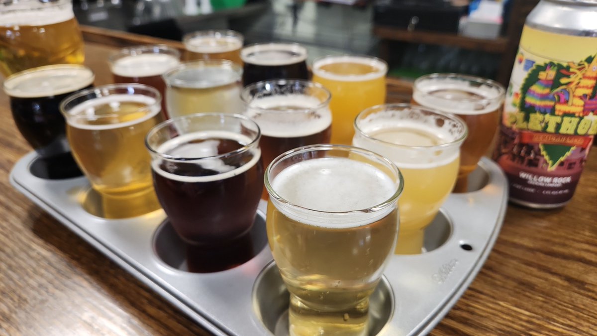 From 1pm to 9pm, fresh beer, fresh food; warm, cozy vibes!

#Beeracuse #LocalBeer #Syracuse #CraftBrewery #ThinkNYDrinkNY #WillowRockBrew #CraftBeer #DrinkLocalCNY