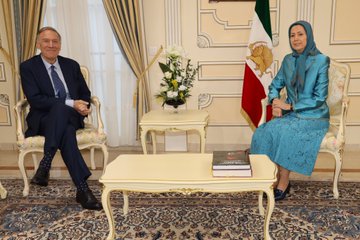 Mostashari2023's tweet photo. @mikepompeo @Maryam_Rajavi Secretary Mike Pompeo, Thanks for your wonderful speech:  Last year, the Iranian regime and its proxies suffered significant defeats, from #Lebanon to #Syria.
#RegimeFall #FreeIran2025 #NCRIAlternative https://t.co/XxzOVFX92j